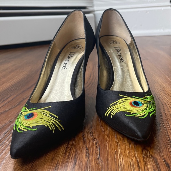 Black high heels size 6M (EU 35.5) J.Reneé with embroidery - Picture 1 of 6